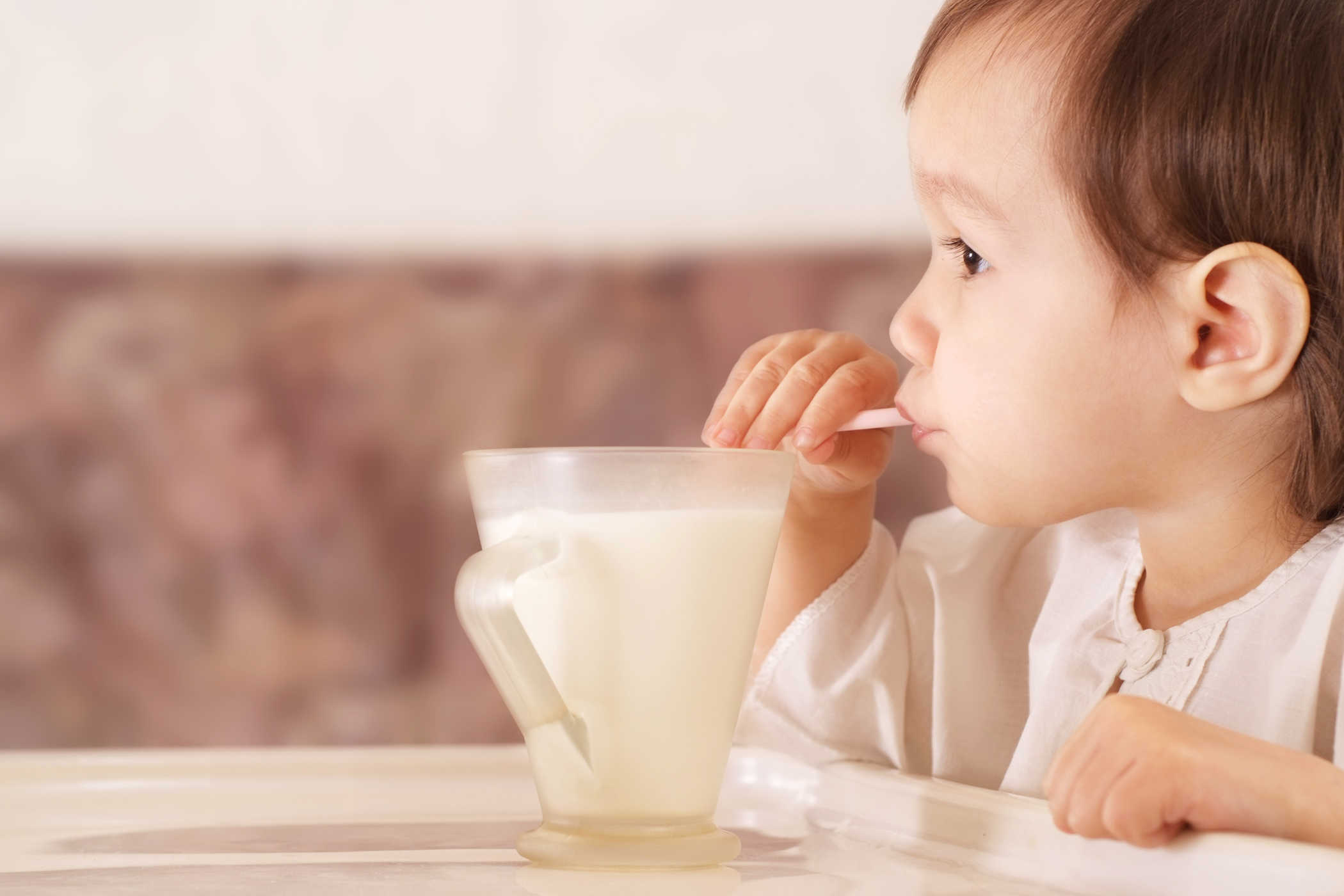 Vậy bé bao nhiêu tuổi uống sữa yến mạch là hợp lý?