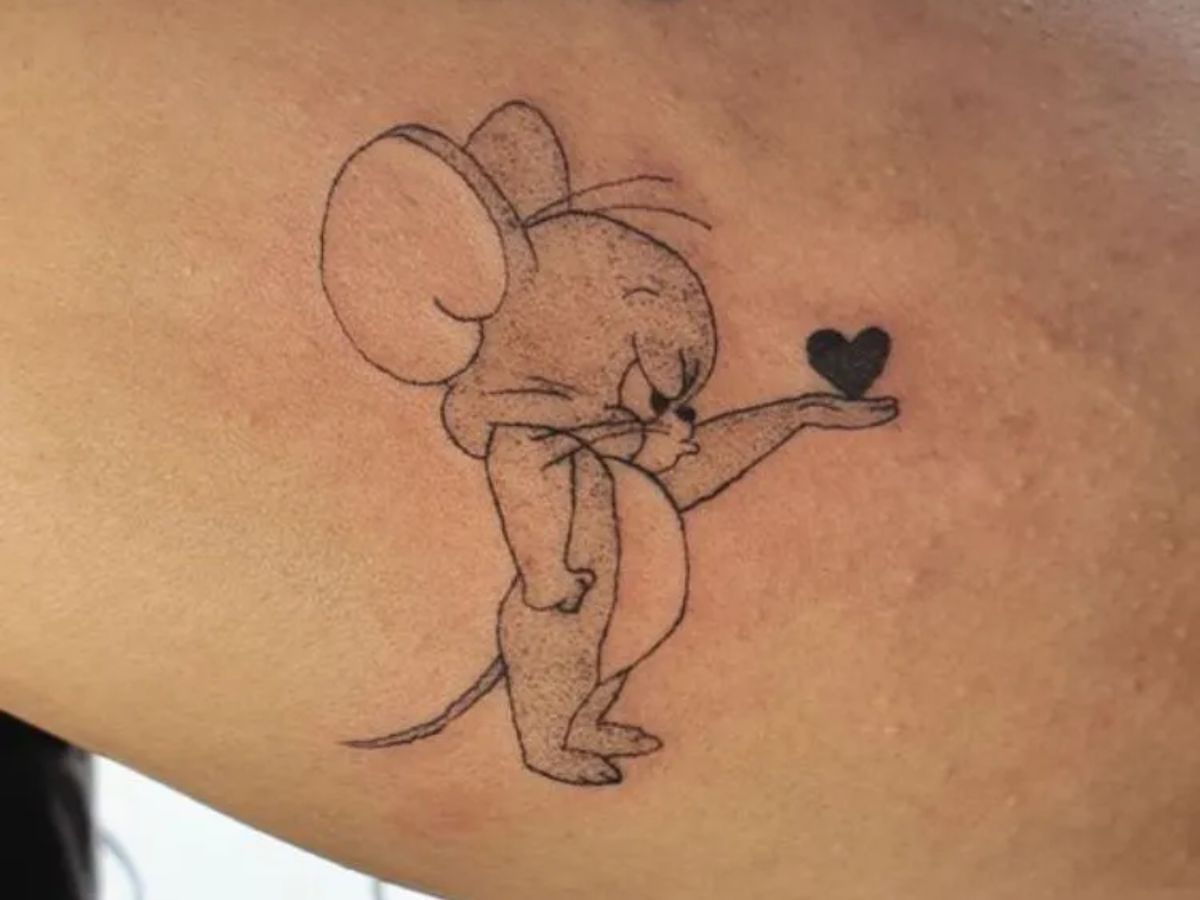 Hình xăm chú chuột Jerry cục súc nhưng rất đáng yêu
