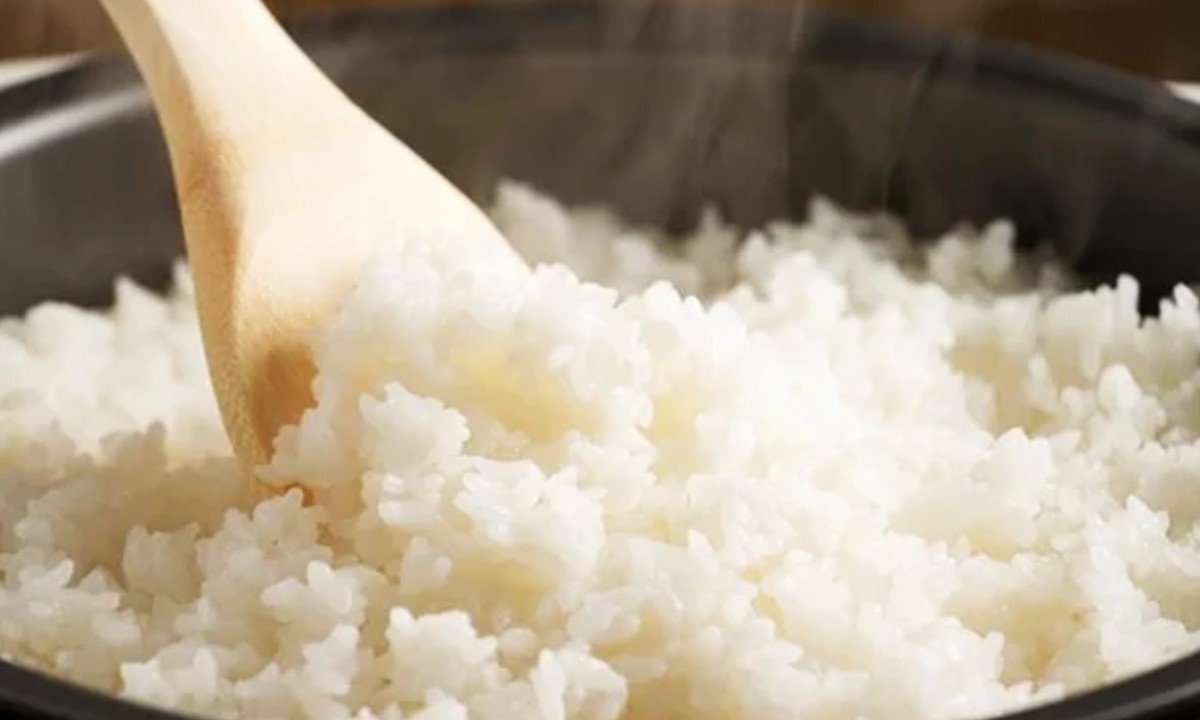Nằm mơ thấy người ta cho gạo và bạn nấu gạo thành cơm nói lên rằng bạn sẽ có một tình cảm hòa thuận ấm áp với các thành viên trong nhà