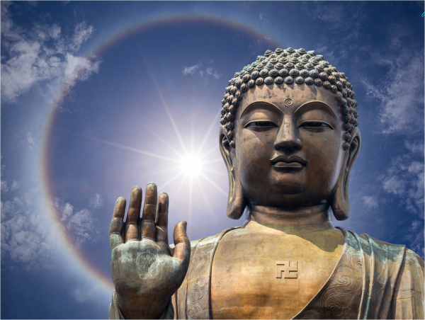 Khi bạn nằm mơ thấy Phật xuất hiện trên bầu trời là dấu hiệu của sự hạnh phúc và tin vui liên quan đến cuộc sống trọn vẹn, yên bình