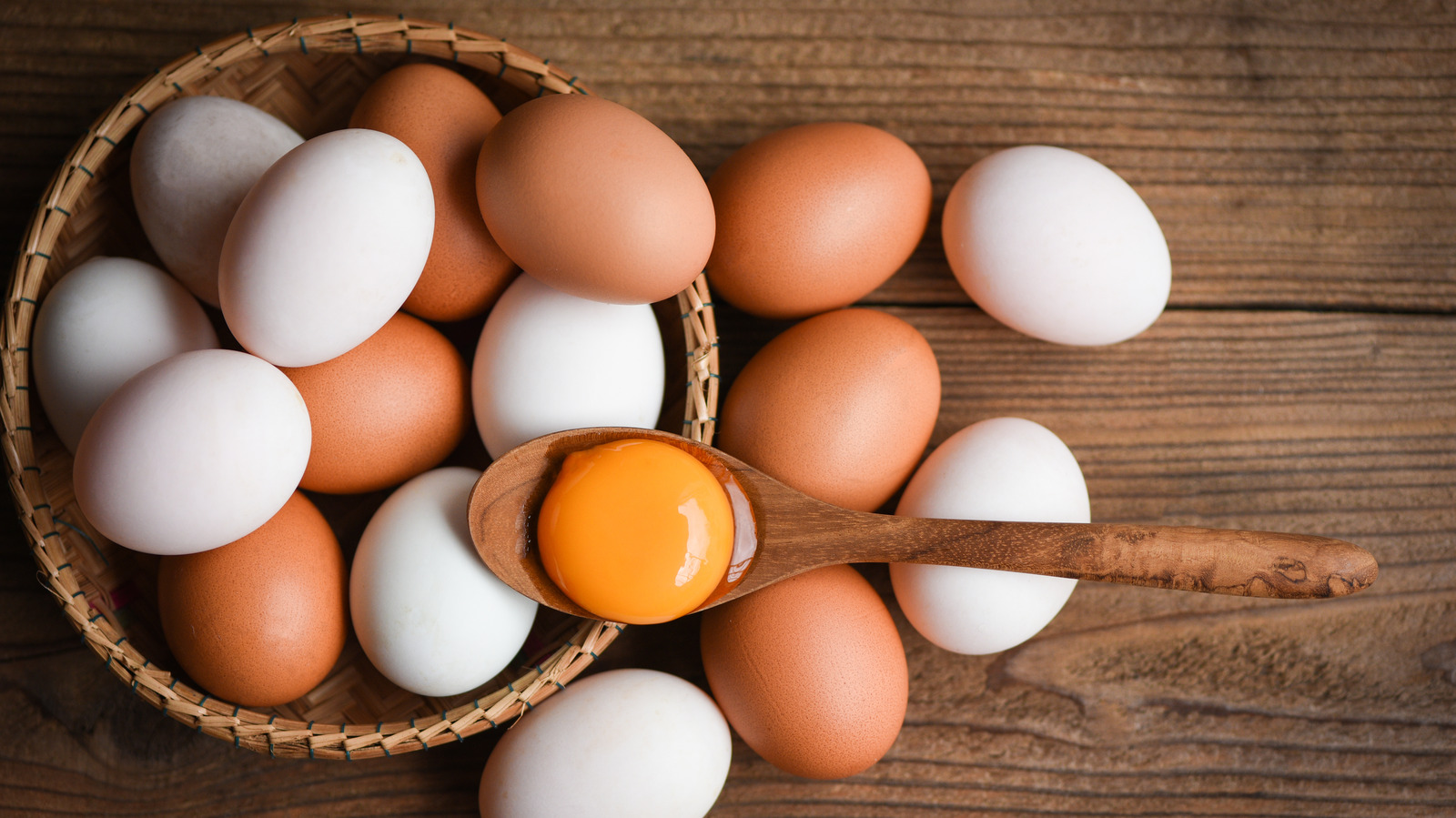 Trứng là thực phẩm giàu protein giúp kích thích mọc tóc
