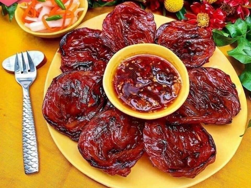 Vịt lạp là món ăn truyền thống của người Hoa thường xuất hiện trong dịp Tết Nguyên Đán