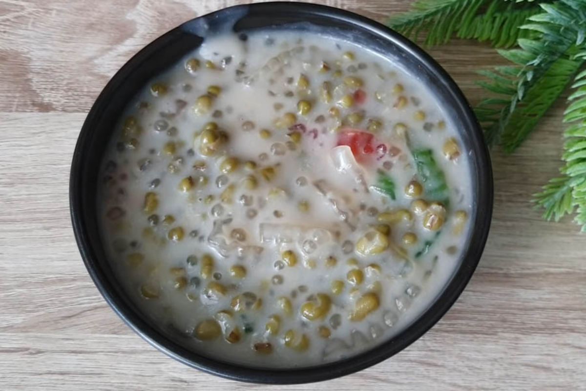 Chè đậu xanh bột khoai là món ăn giải khát rất quen thuộc với gia đình Việt