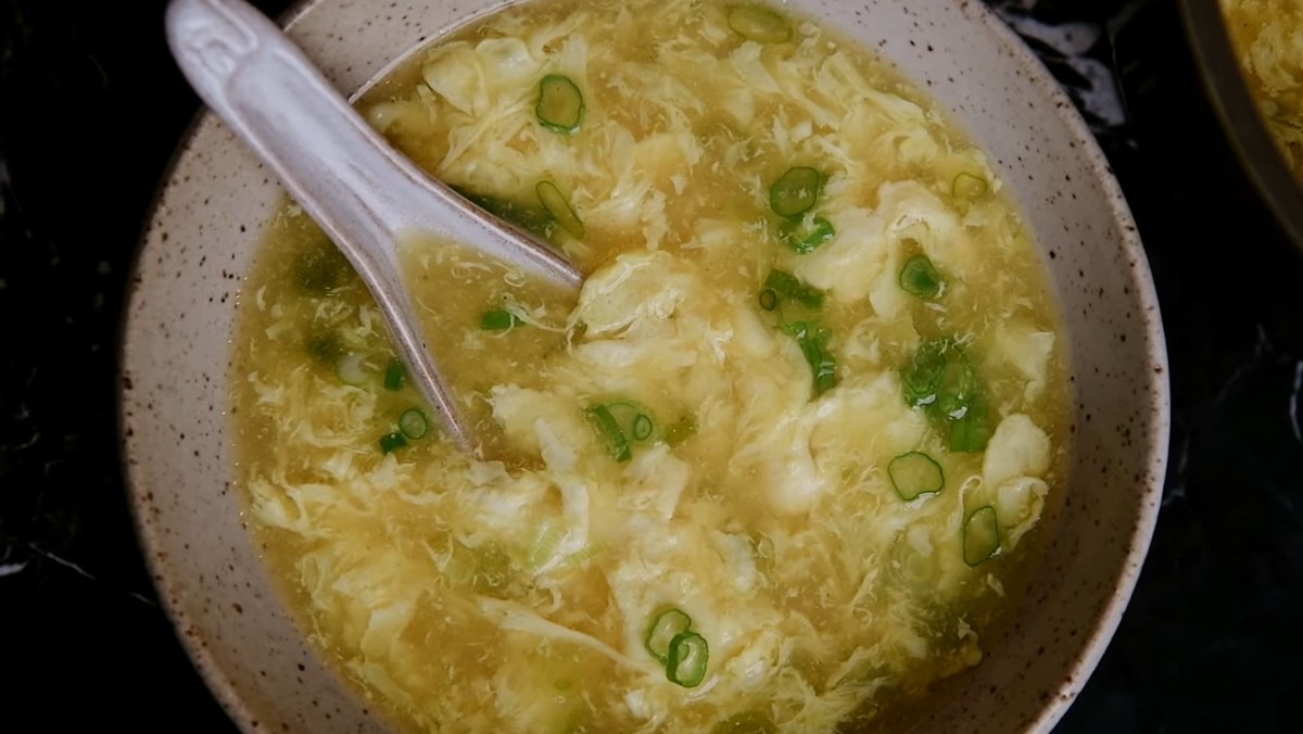Soup gà là một trong những cách nấu món soup cho bé đơn giản mà ba mẹ có thể thử