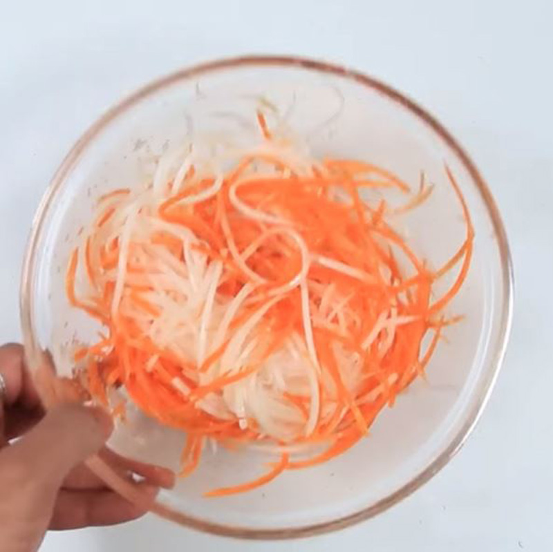 cách nấu nui cá hồi cà rốt