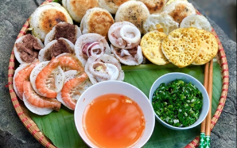 Bánh căn hải sản - Đặc sản Cam Ranh
