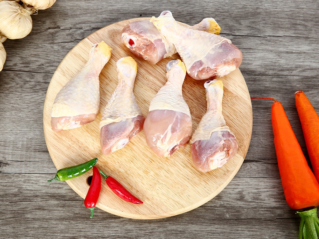 Gà hấp nước tương có thịt gà chứa nhiều chất dinh dưỡng tốt cho sức khoẻ