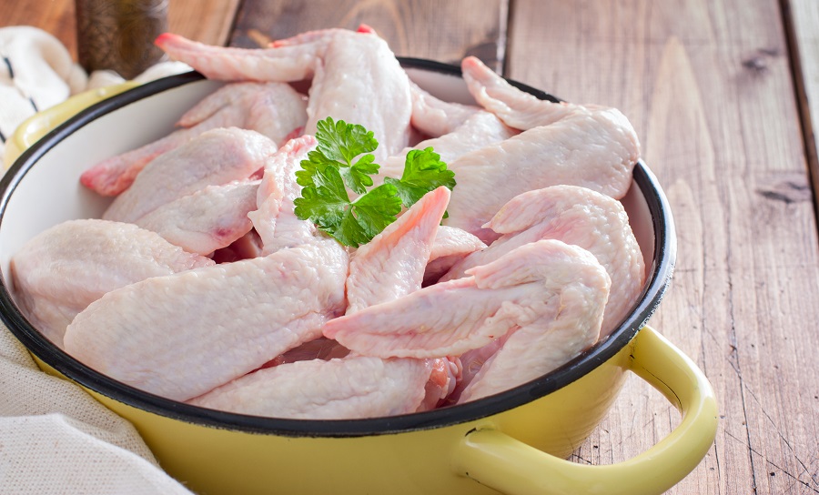 Thịt gà có chứa nhiều chất dinh dưỡng tốt cho sức khỏe người dùng