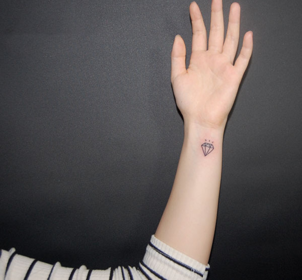 Hình xăm Kim Cương (043) tại ĐỖ NHÂN TATTOO | Geometric tattoo, Geometric  tattoo design, Chakra tattoo