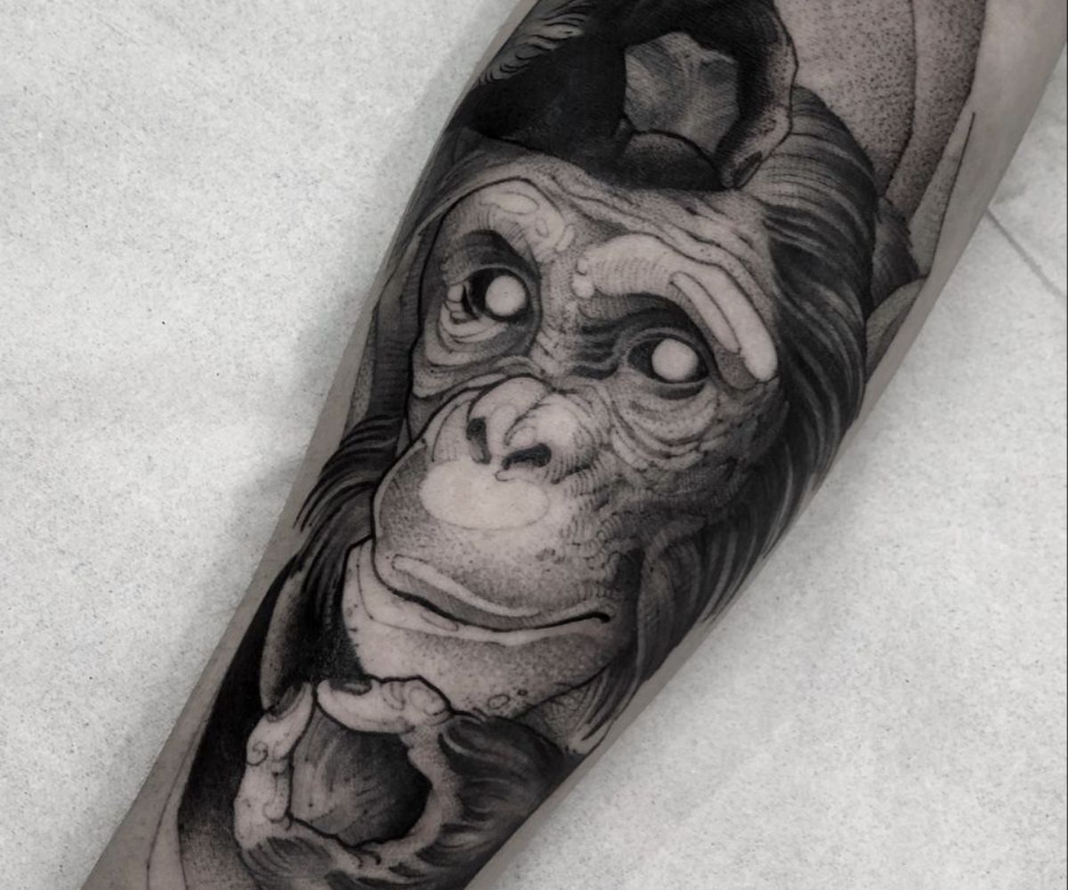 Hình xăm con khỉ 3D đen trắng - siêu phẩm trên cánh tay