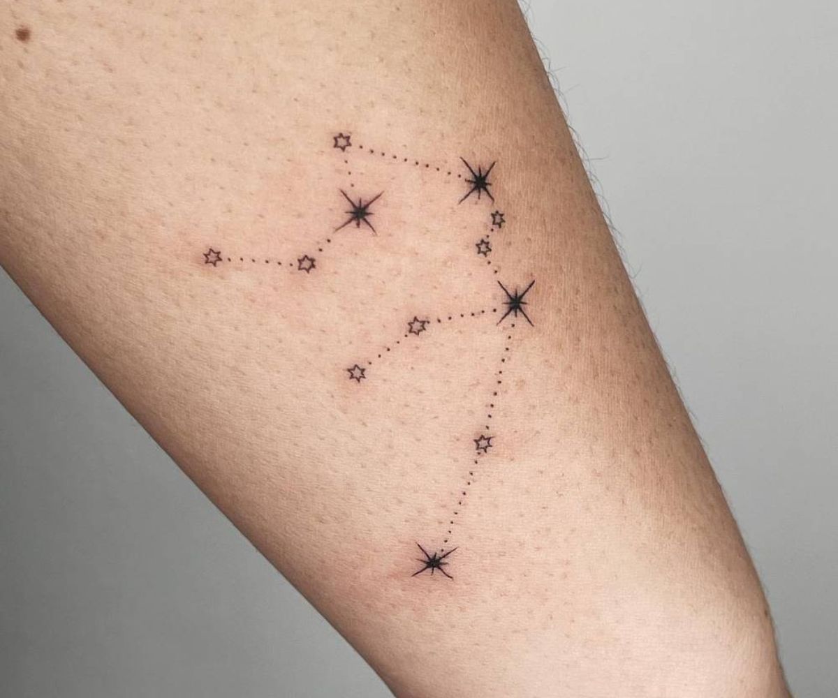 Tattoo chòm sao Bảo Bình nhỏ nhắn, cực dễ thương