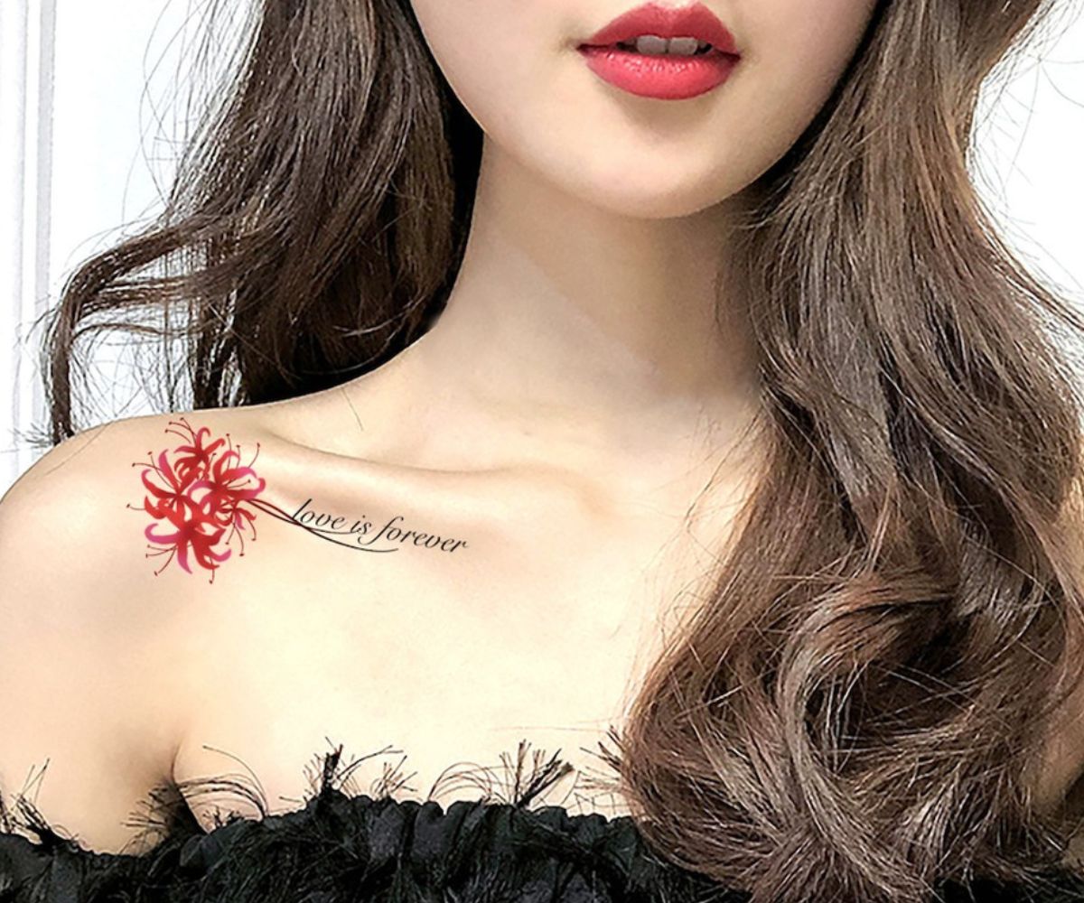 Mẫu tattoo hoa bỉ ngạn kết hợp chữ về tình yêu đẹp nhất