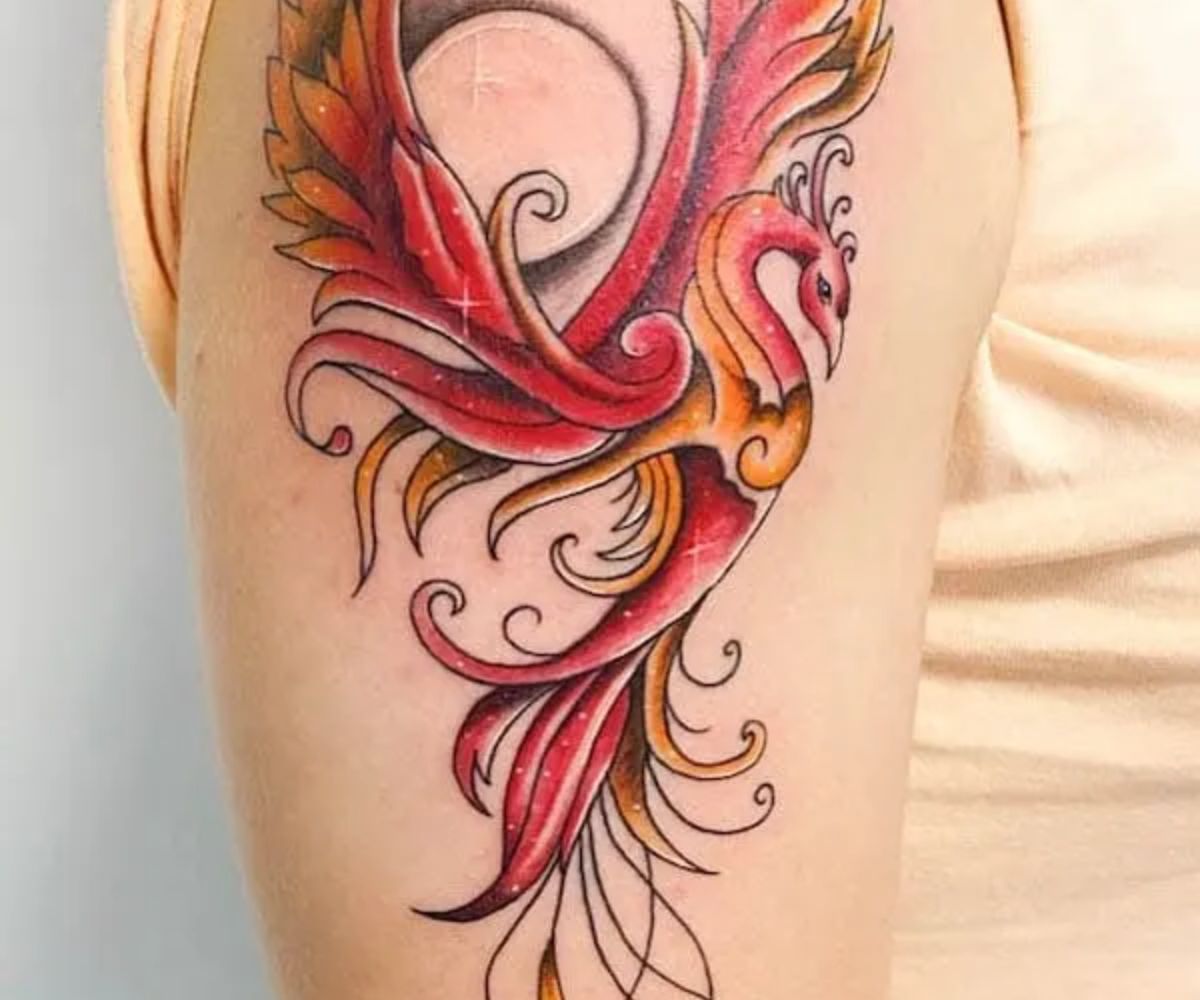 Phonix tattoo, small tattoo, ideas tattoo ,hình xăm phượng hoàng, vị trí  sau gáy, hình xăm nữ, nhỏ xinh | Tatuaggi