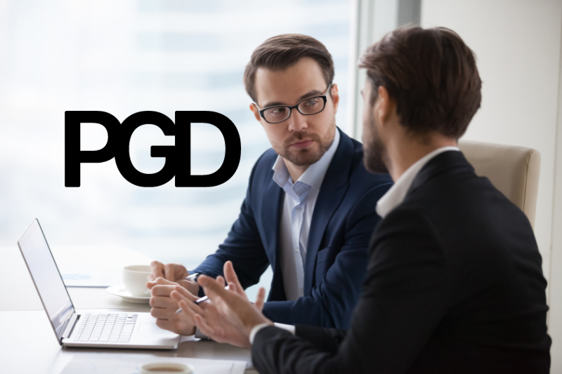 Tại Pháp thay vì CEO, người ta dùng từ PGD là viết tắt của từ Président-Directeur Général để chỉ những Giám đốc điều hàn