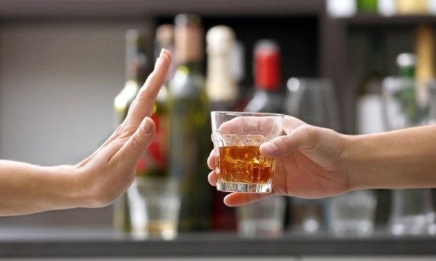 Hạn chế rượu bia giúp nam, nữ tuổi Mậu Ngọ cải thiện sức khỏe thể chất lẫn tinh thần