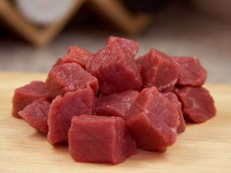 Cần lựa chọn thịt bò ngon để nấu món bò nướng rau củ
