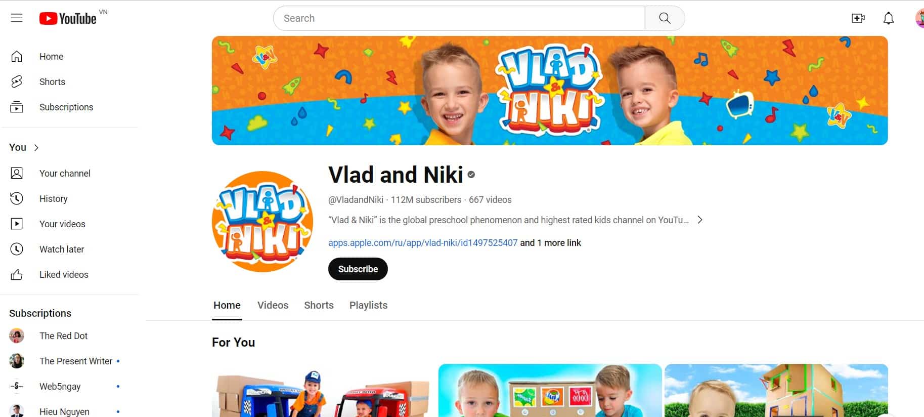 Giao diện kênh Vlad and Niki cực kỳ thu hút các bạn nhỏ trên Youtube