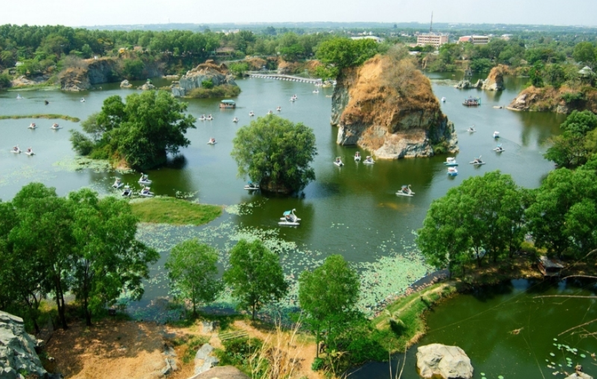 Khu du lịch Bửu Long thu hút nhiều khách du lịch tạo cơ hội việc làm cho ngành du lịch tỉnh Đồng Nai