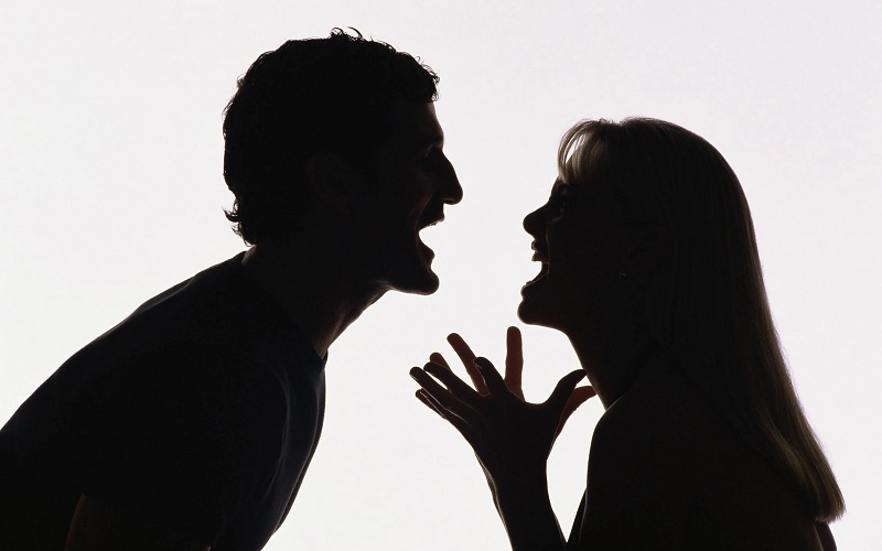Mơ cãi nhau với vợ/chồng chứng tỏ bạn luôn nghĩ về người bạn đời của mình