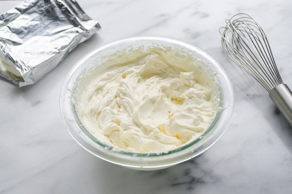 Cách làm kem cheese mặn với phomai con bò cười