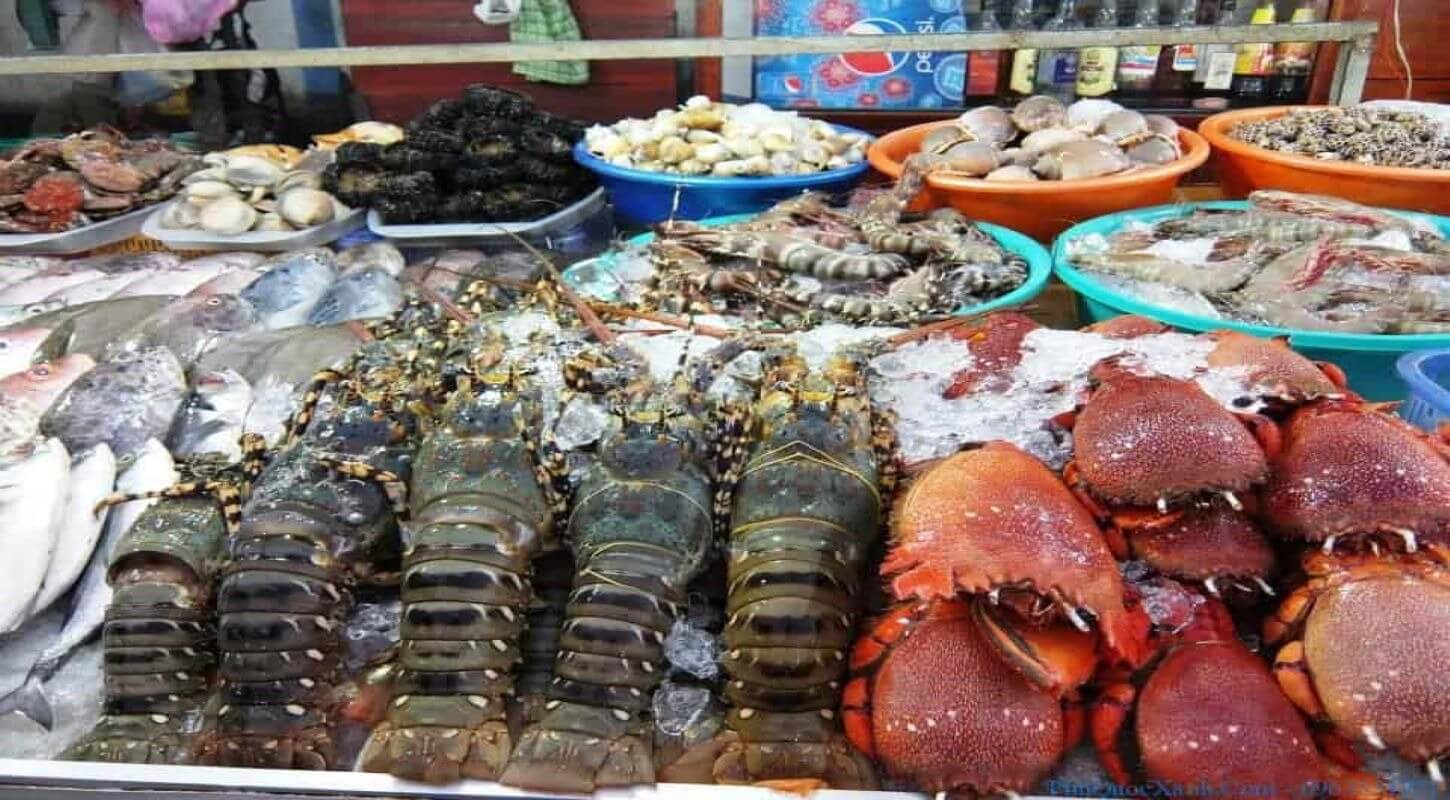 Các khu chợ ở Nha Trang có đầy đủ những loại đặc sản mà khách du lịch cần