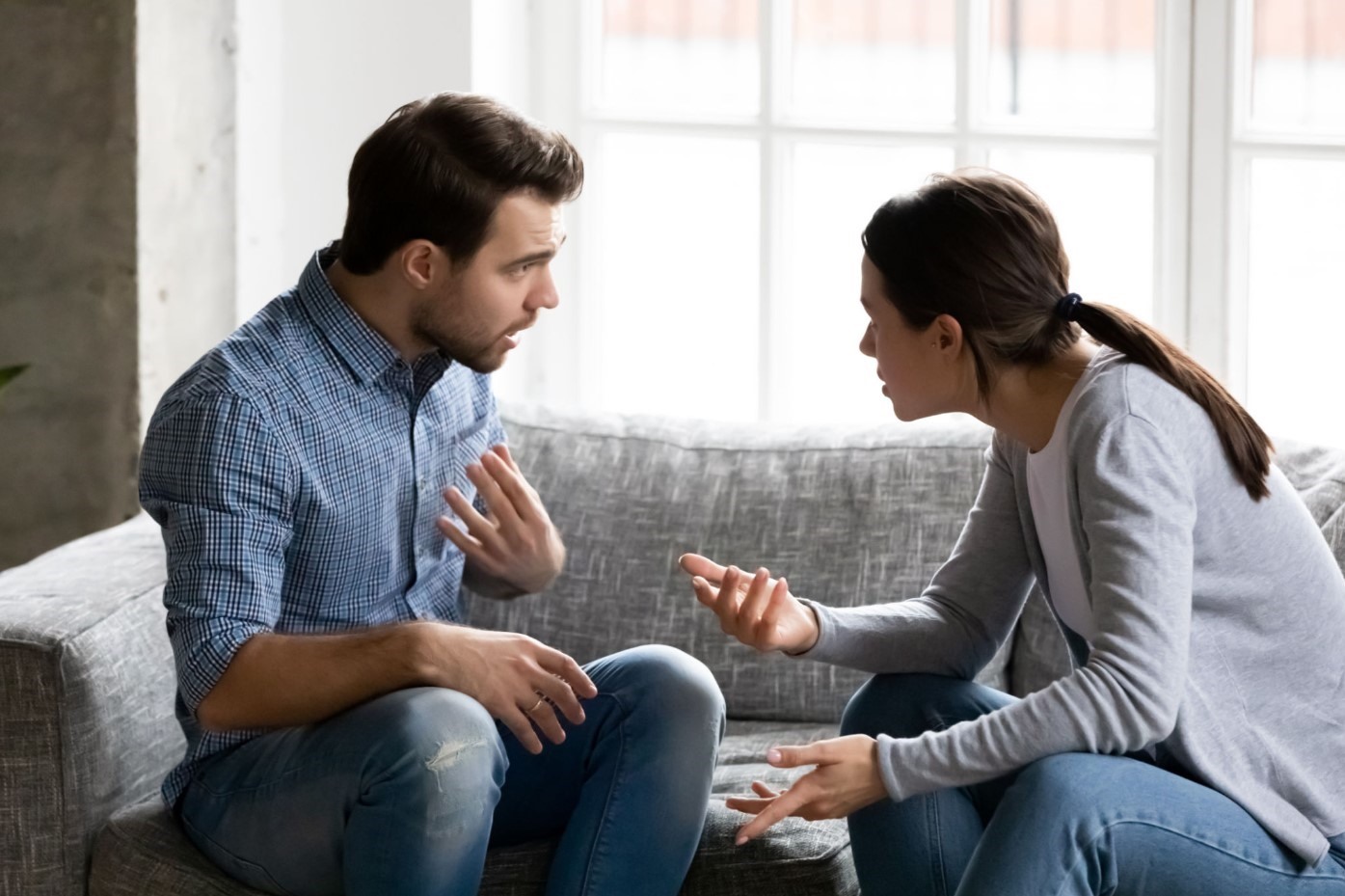 Chiêm bao vợ chồng cãi nhau có thể bạn đang chán ghét đối phương hoặc đang kỳ vọng họ tốt hơn với bạn