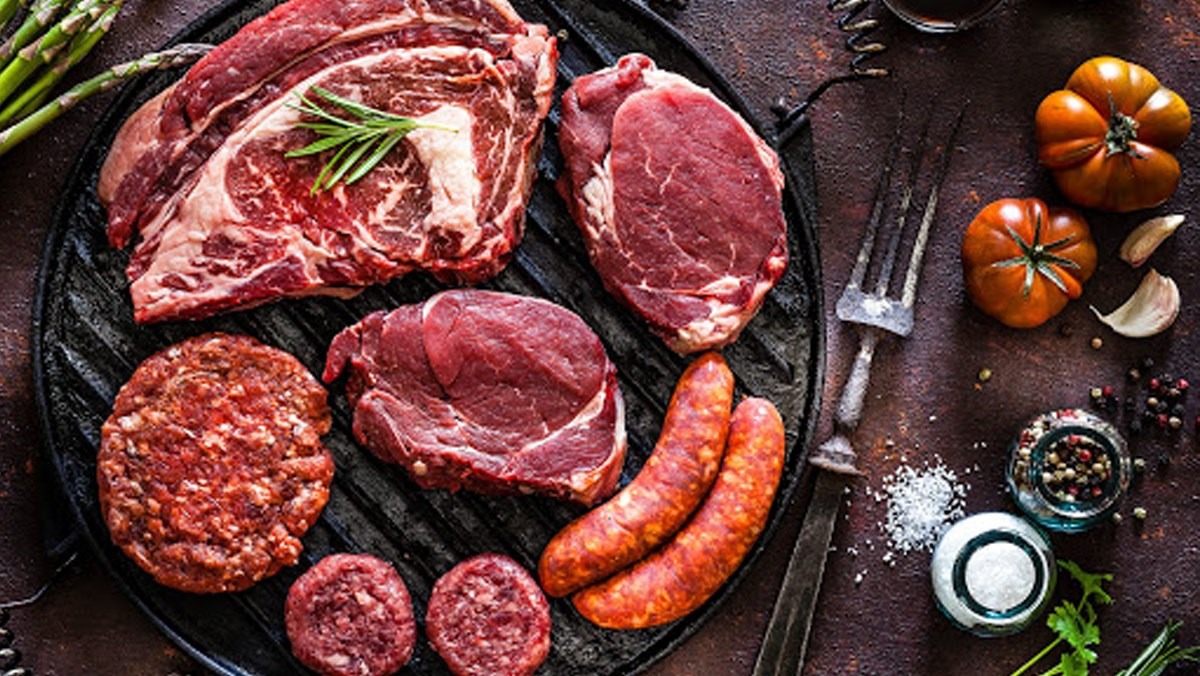 Thịt đỏ không chỉ là thực phẩm giàu calo mà còn gây ra nhiều tác động xấu đến cơ thể