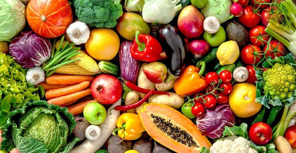 Hoa quả và rau xanh là một trong những loại thực phẩm thiết yếu cần có cơ thể