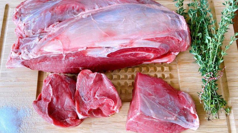 Chọn thịt bò tươi ngon sẽ mang đến hương vị đặc trưng cho món bò kho