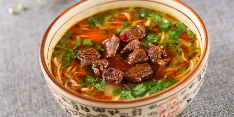 Cách nấu bò kho người Hoa đòi hỏi nhiều loại nguyên liệu phức tạp cầu kỳ hơn bò kho Việt Nam