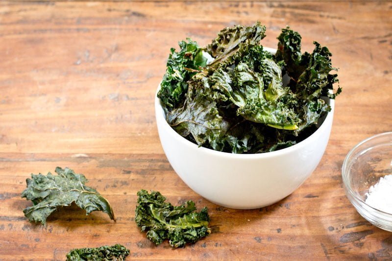 Snack cải kale - món ăn vặt thay thế bim bim cho bé 