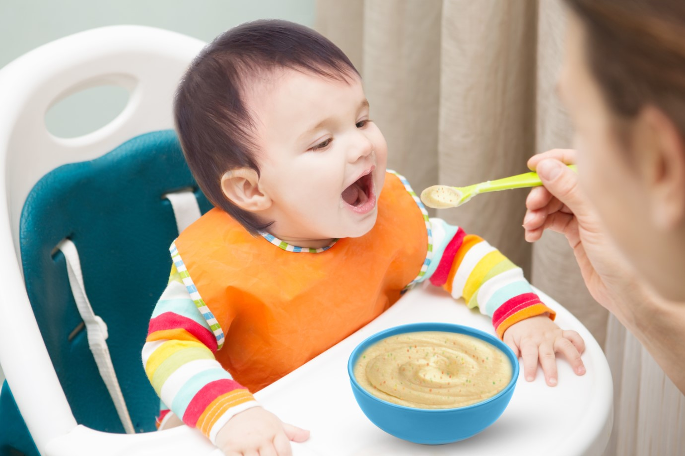 Trẻ 06 tháng tuổi trở nên hoàn toàn có thể ăn dặm cháo thịt băm vò viên 