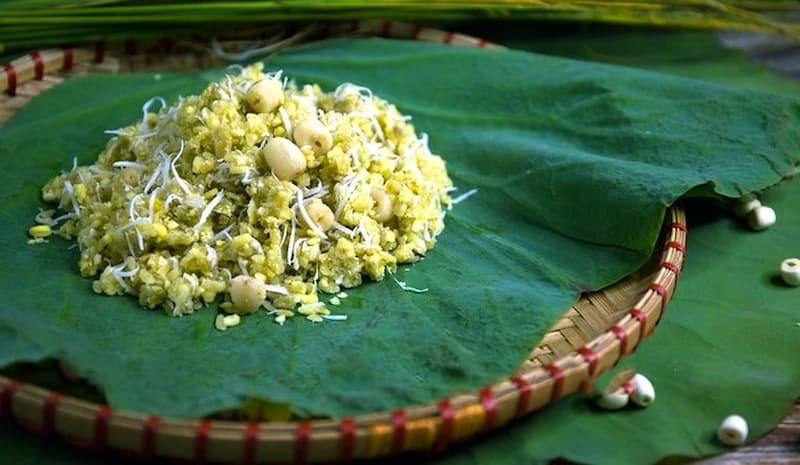 Xôi cốm dừa hạt sen đậu xanh hấp dẫn từ hình thức đến mùi vị bên trong