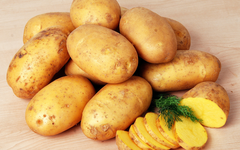 Hãy chọn những củ khoai tây tốt nhất để áp dụng cách sốt vang thịt bò khoai tây