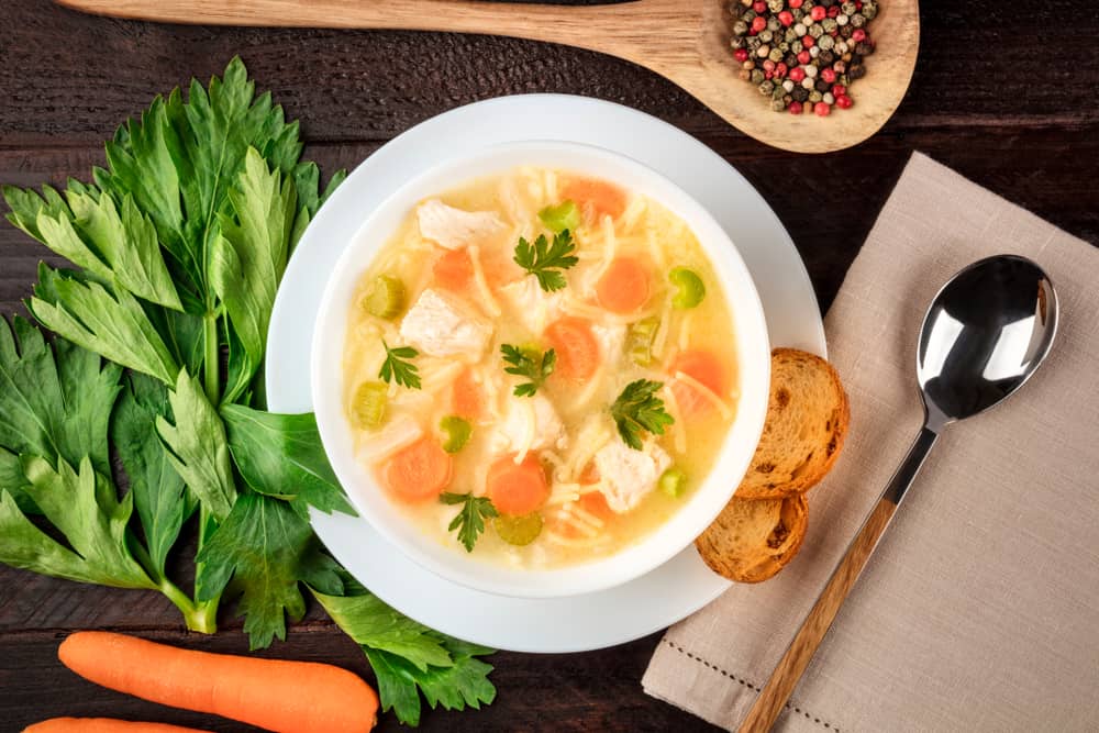 Cách nấu súp gà thập cẩm dinh dưỡng với nhiều chất thiết yếu tăng cường sức khỏe