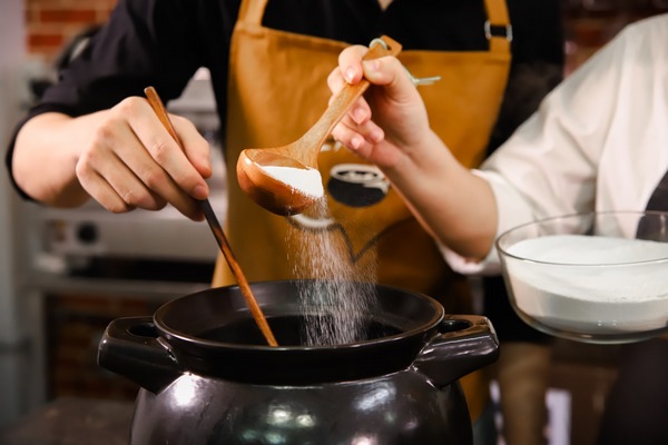 Cách nấu trà sữa có bột béo cho số lượng nhiều người dùng
