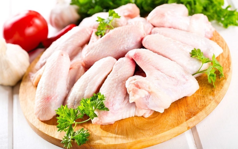 Cánh gà có chứa rất nhiều dưỡng chất thiết yếu với cơ thể con người