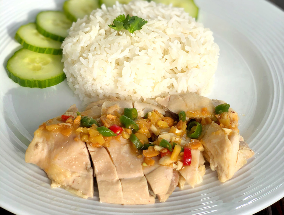 Cách nấu cơm gà Thái Lan thơm ngon, có lợi cho sức khoẻ