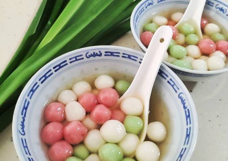 Chè trôi nước là món ăn truyền thống của người Nam Trung Hoa vào Tết Đông Chí