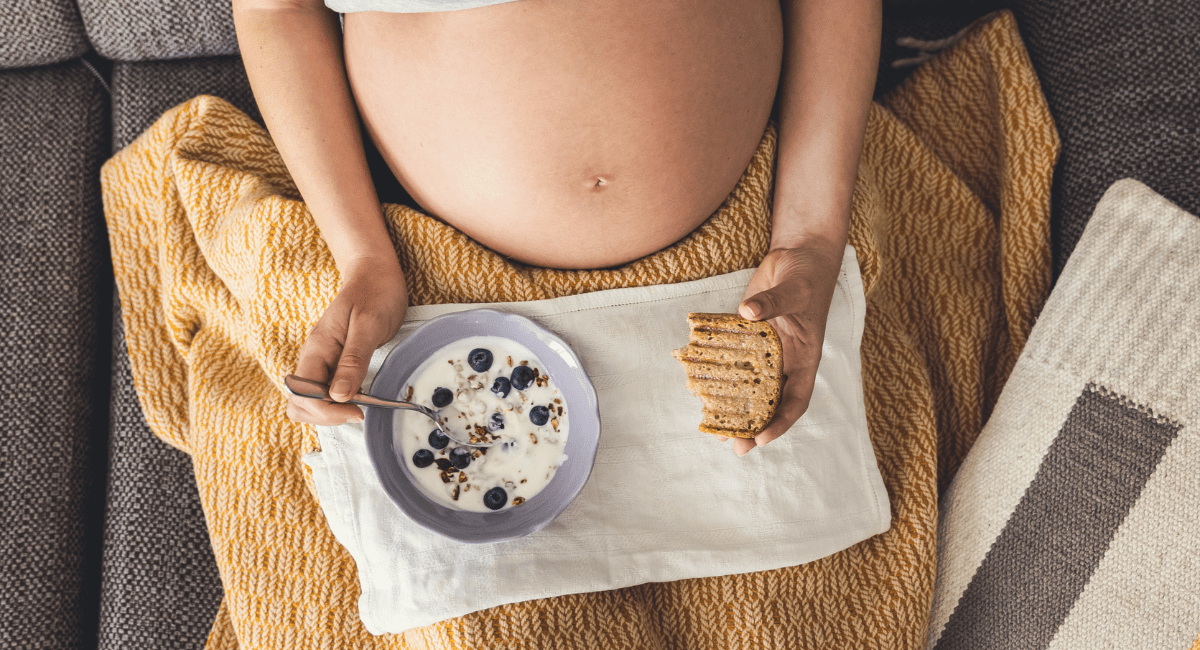 Mẹ bầu ăn sữa chua được không: Đừng chủ quan kẻo hại cả thai kỳ